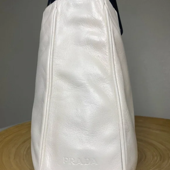 Prada White Tote Bag with Sleek Design - Picture 11 of 12